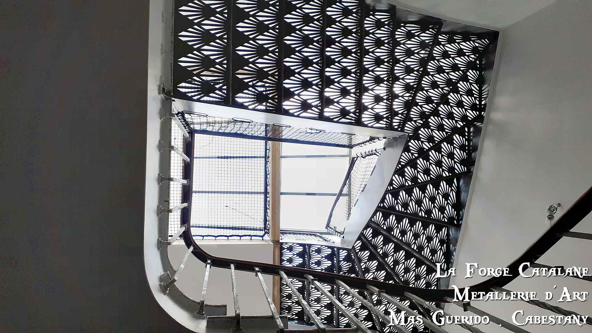 Forge Catalane escalier double limon decoupe laser forge catalane 2.jpg